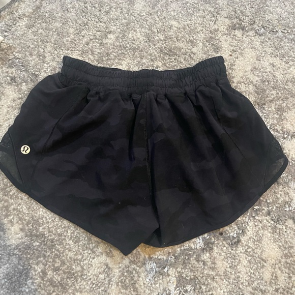 lululemon athletica Camo Black Women's Athletic Shorts - Picture 8 of 12
